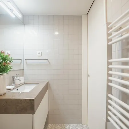 Apartment With A Pool By Vacationy *