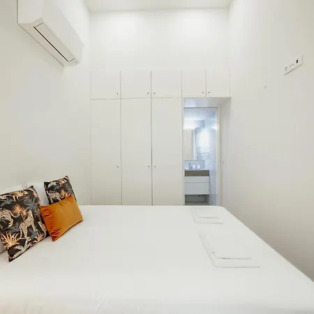 With A Pool By Vacationy ポルト