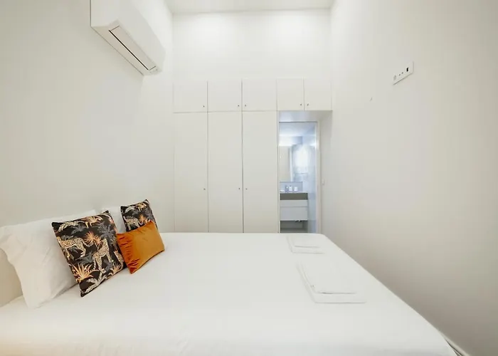 With A Pool By Vacationy Порту